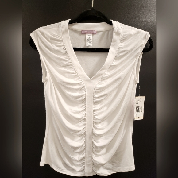 Anne Klein Tops - Anne Klein Sleeveless top